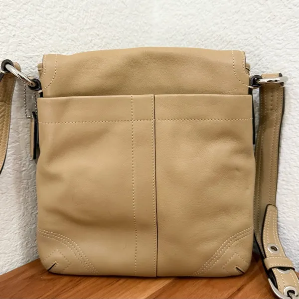Vintage COACH 8A07 Soho Flap Butter Beige Soft Leather Messenger Shoulder Bag - Image 3