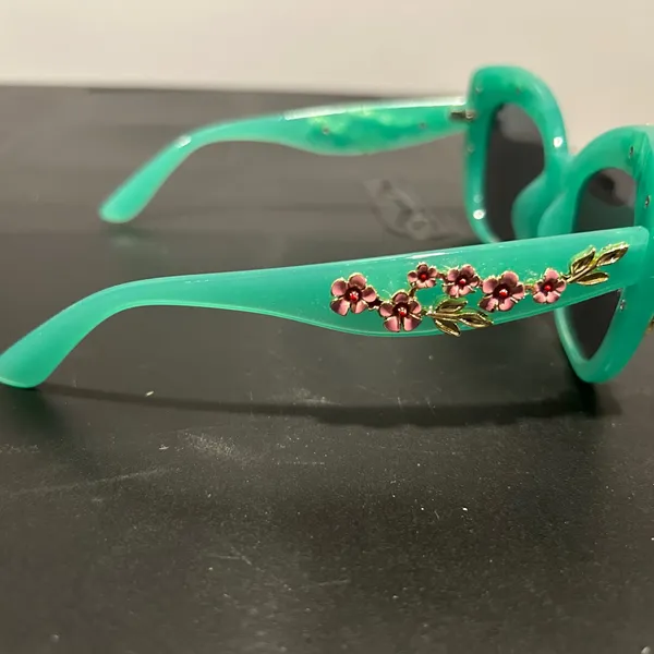 Floral Embellished Sunglasses Green - Image 10