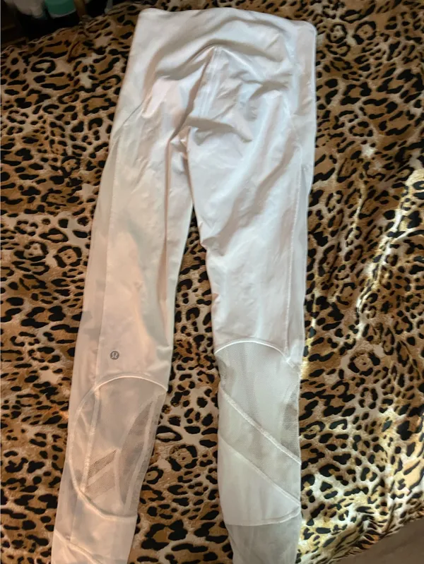 Lululemon Leggings - Image 3