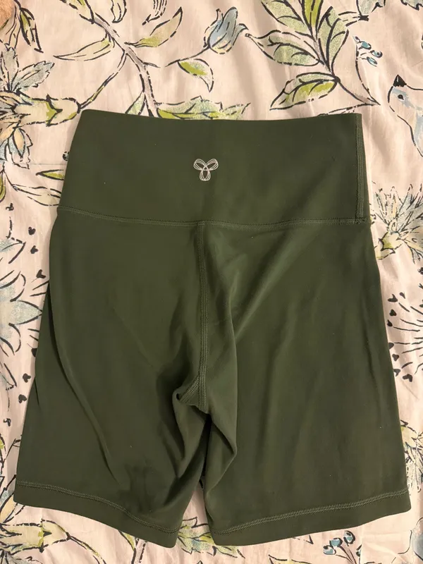 Aritzia TNA Short - Image 3