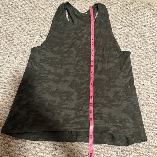 Lululemon Run For Days Tank Deep Camo- Size Small - Image 8