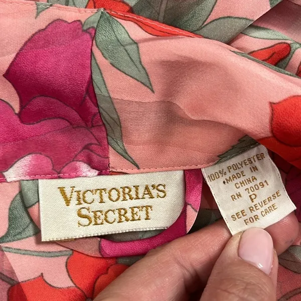 Victoria’s Secret Vintage Robe - Image 8