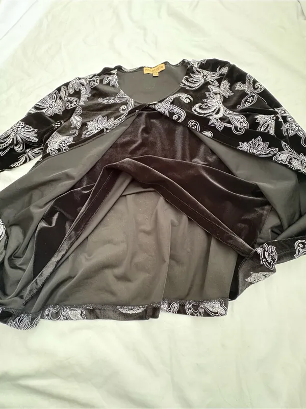 Notations Petite PXL Black Velvet Silver Paisley Floral Shimmer Cardigan - Image 10
