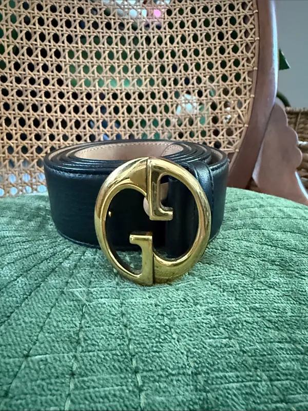 Gucci GG Black Pebbled Leather Classic Chic Belt - Image 2