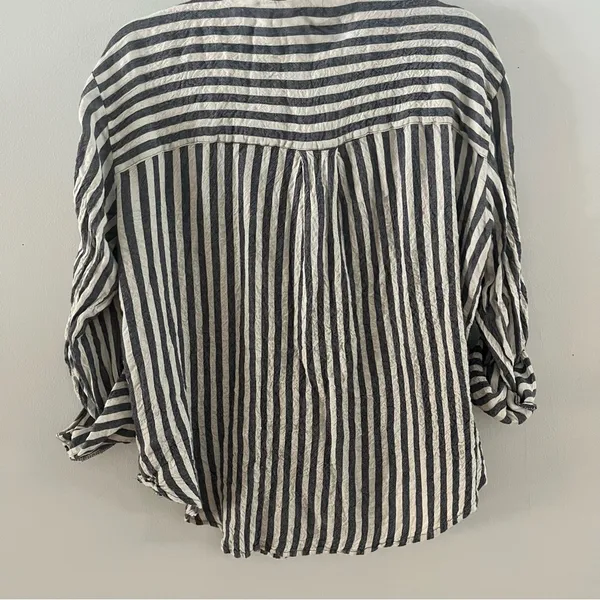 Jane and Delancey Blouse,Striped Size Large. Roll up sleeve button option! - Image 11