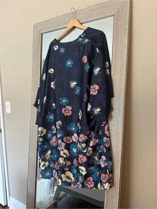 Victoria’s Secret Navy Floral Kimono Size Medium / Large Oversized - Image 4