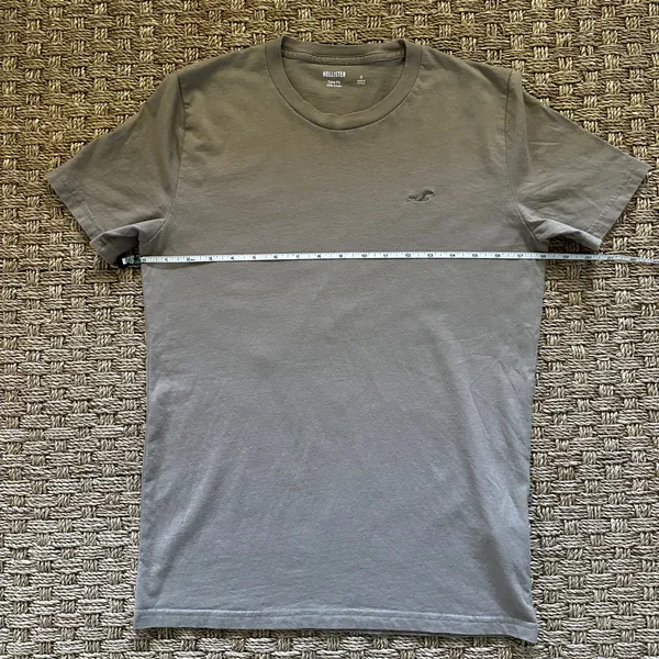 Men’s small Hollister tan T-shirt - Image 4
