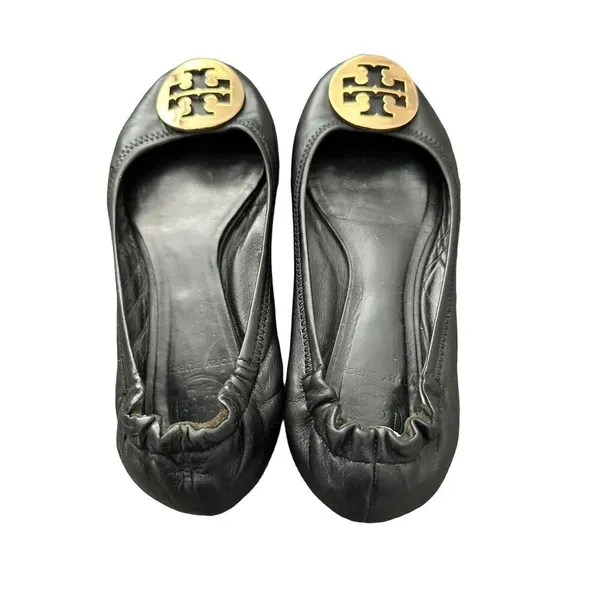 Tory Burch Reva Black Leather Gold Logo Medallion Ballet Flats Size 7 - Image 3