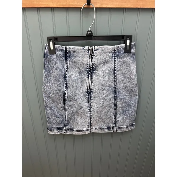 Free People Blue Acid Wash Denim Mini Skirt High Rise Seam Detail Size 6 - Image 3