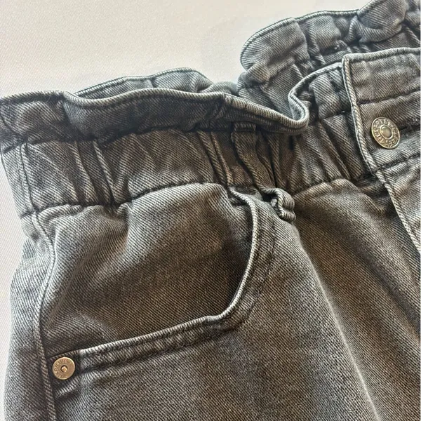 EXPRESS Women’s Black Wash‎ Super High Rise Mom Jean Size 10 - Image 7