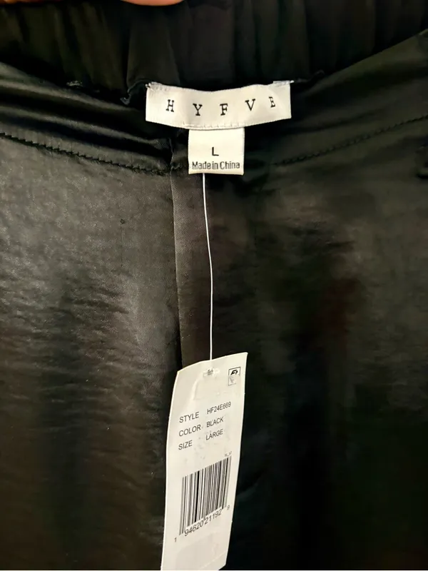 HYFVE Black Satin-Look Wide-Leg Cargo Dress Pants size L NWT - Image 3