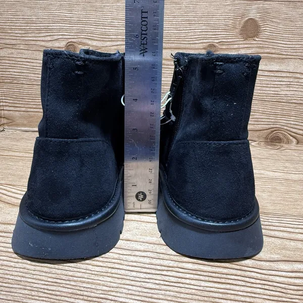 Black Ankle Boots Women Sz 6 Faux Suede Memory Foam Lined Winter Snow Warm‎ Zip - Image 4