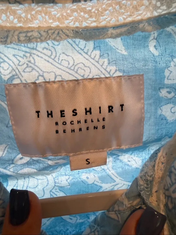 The Shirt by Rochelle Behrens Light Blue Paisley Blouse with Cream Trim - Image 3