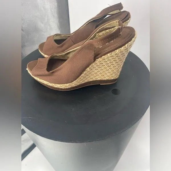 Women's brown‎ wedge size 7 1/2 canvas Brown - Image 3