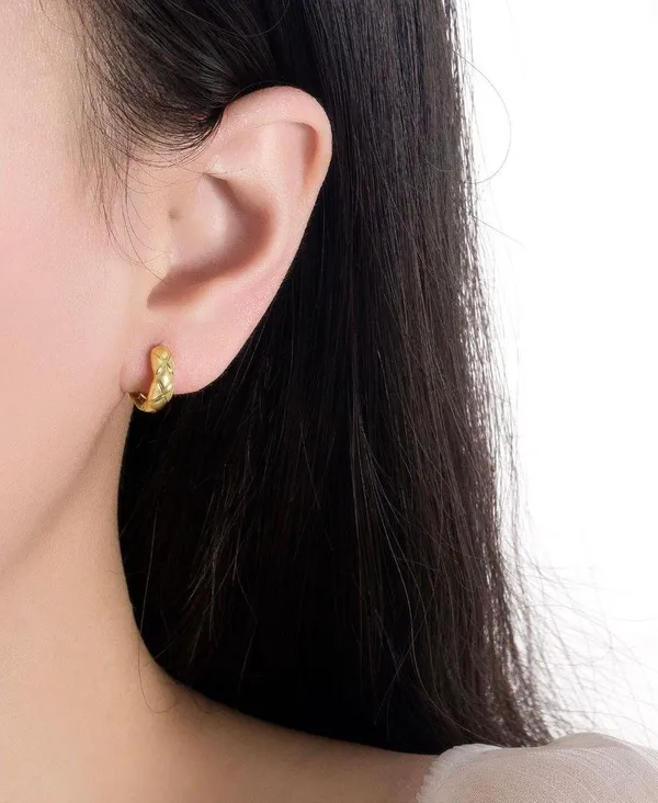 15mm Classic Rhombus Texture Gold Hoop Earrings for Women - Image 4