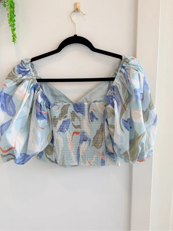 Abercrombie & Fitch Pastel Blue Floral Puff-Sleeve Crop Top - Image 6