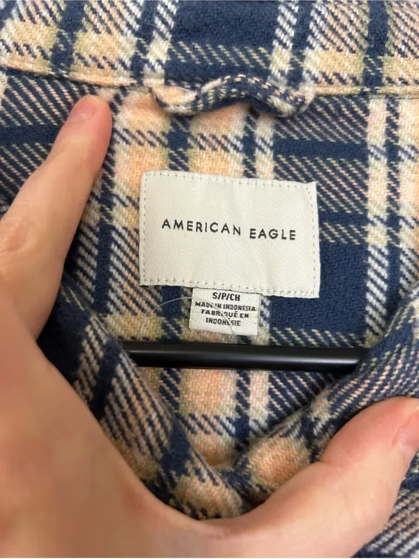 American Eagle Outfitters Cropped Plaid Shacket Size Small - Image 2