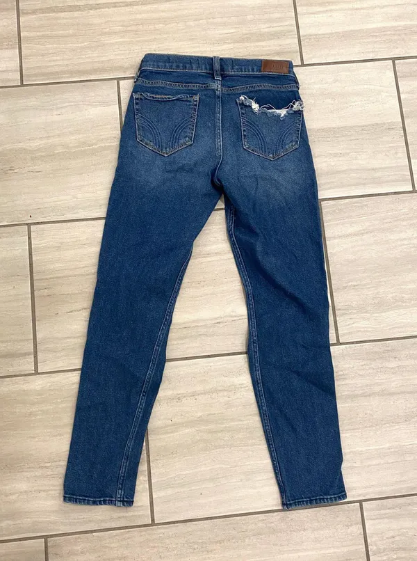 Hollister Low Rise Distressed Boyfriend Jeans - Image 5
