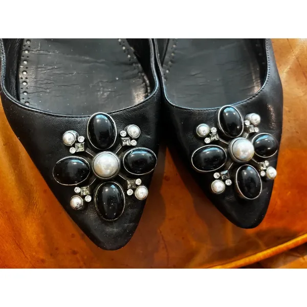 Vintage Y2K Manolo Blahnik Flats 37.5 Black Leather Embellished Cabochon‎ Pearl - Image 9