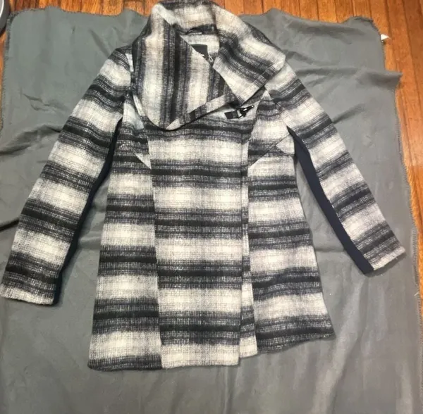 Sam Edelman Women's Black & White Plaid Wool Blend Wrap Coat Size M LS54507H - Image 2