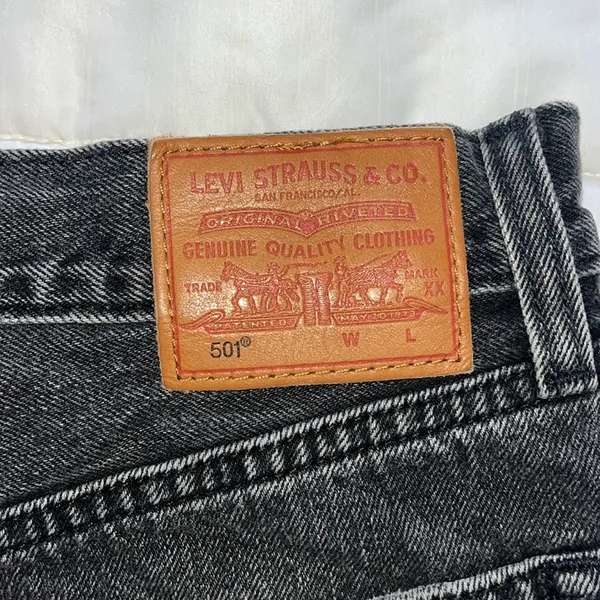 Black  501 denim shorts - Image 3