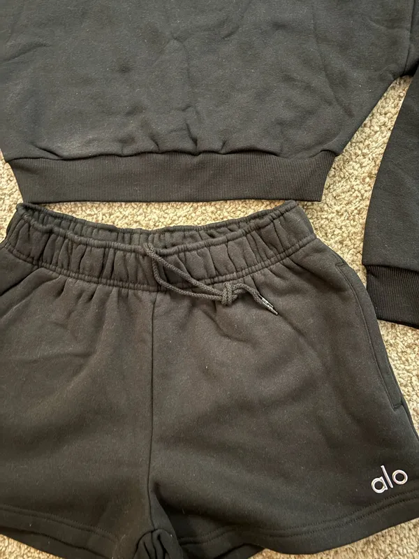 Accolade Set 🖤Cropped Crewneck + Shorts (Black) - Image 4