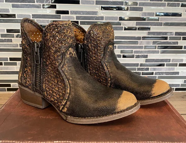 Brown Womens Boots Size 9.5 - Image 2