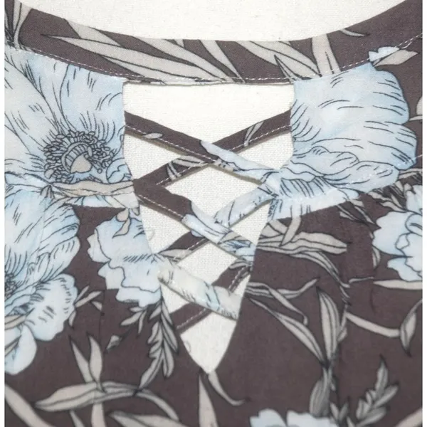 Miss Me Brown Blue Floral Blouse Size S Open Cross Front Keyhole Back 3/4 Sleeve - Image 4