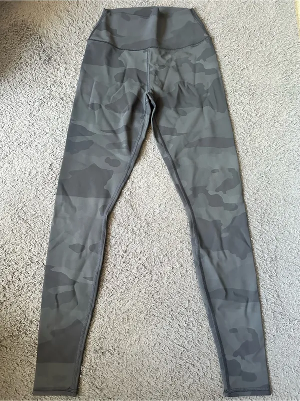 Alo Yoga The High-Waist Vapor Legging black camouflage size small - Image 7