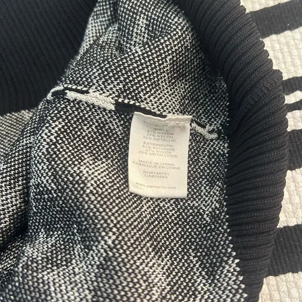 Parker Black and Silver Star Crewneck Long Sleeve Sweater Size Medium - Image 12
