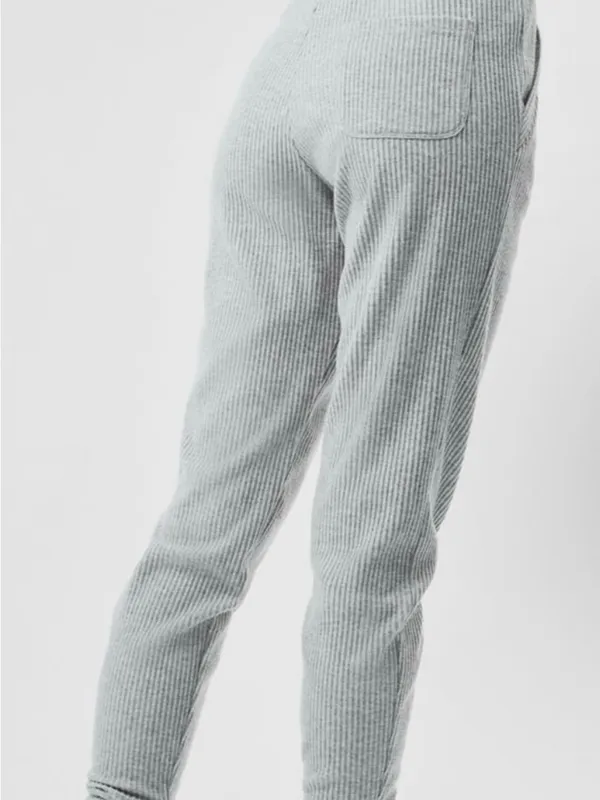 Alo Yoga Muse Women's Cozy Rib Knit Jogger Pants - Light Gray - Image 3