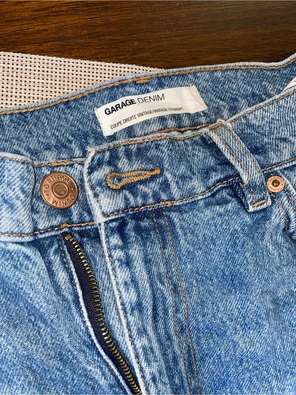 Garage Denim Vintage Straight Distressed Jeans Women’s Size 11 Light Wash - Image 2