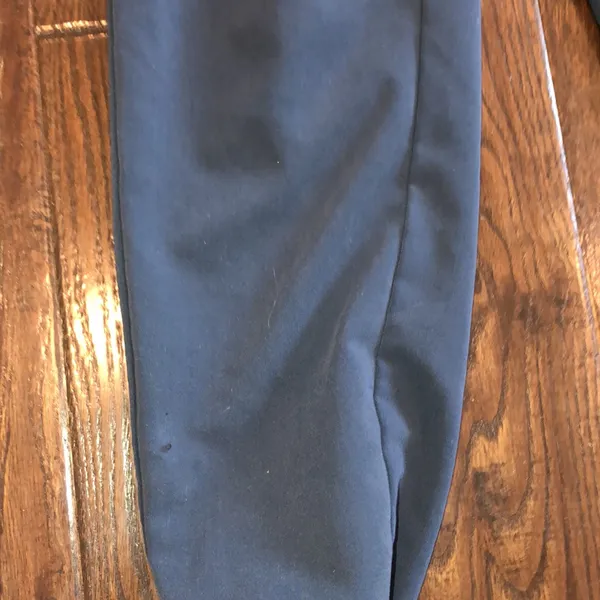FIGS technical collection nurses/RN scrubs joggers size small - Image 6