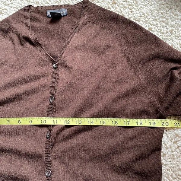 Banana Republic beautiful 100% merino wool brown cardigan - Image 7