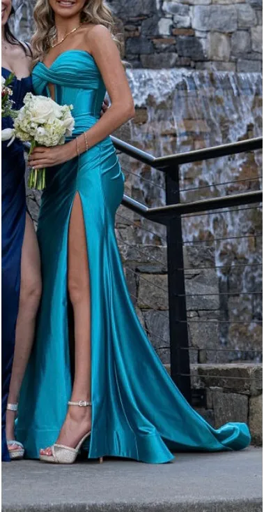 Sherri Hill Prom Dress - Image 3