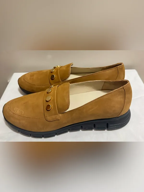 Amalfi by Rangoni Italy Suede Studded Loafers Slip On Shoes Brown Tan Size 9.5 - Image 2