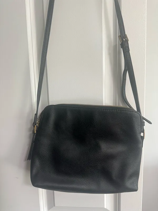 Universal Threads black purse - Image 2