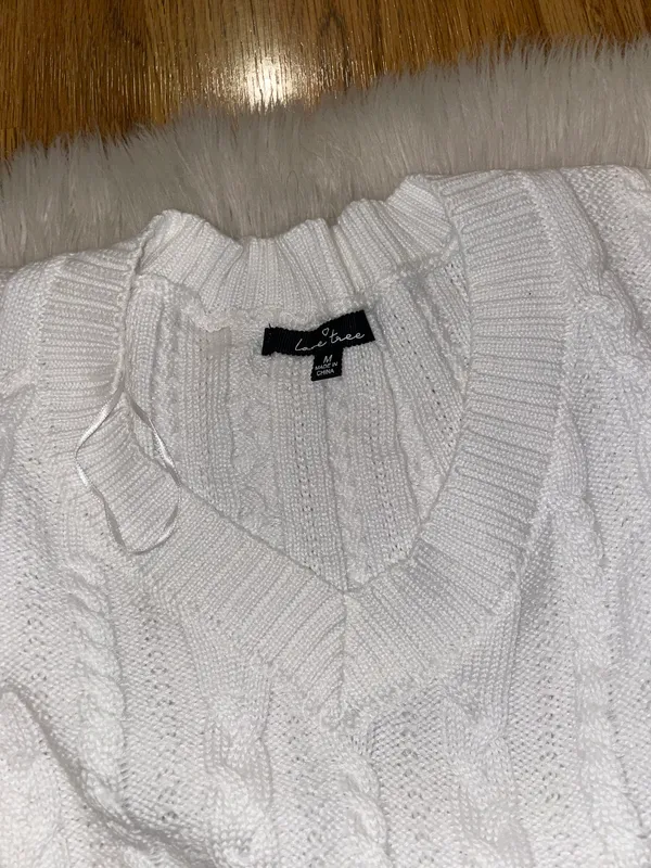 Jessenia Cable Knit Crop Sweater - Image 4
