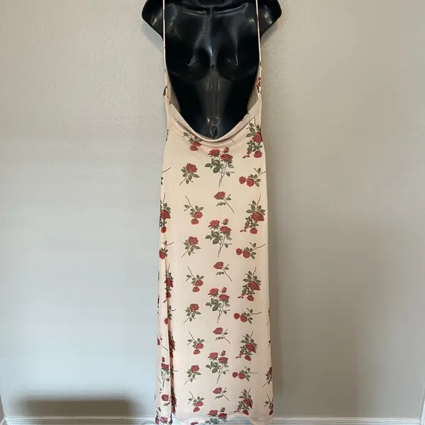 Stitch & Feather Womens Sz Small Maxi Dress Roses Low Back Romantic Feminine - Image 4