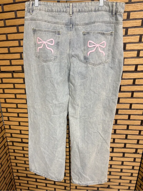 Edikted bow pocket baggy jeans size xl - Image 2