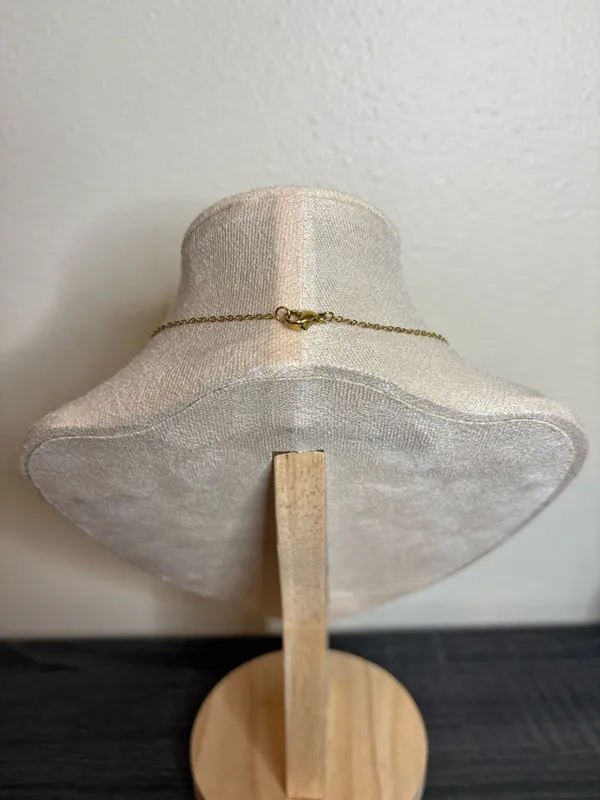 Handmade Gold/Pearl Seashell Necklace - Image 5