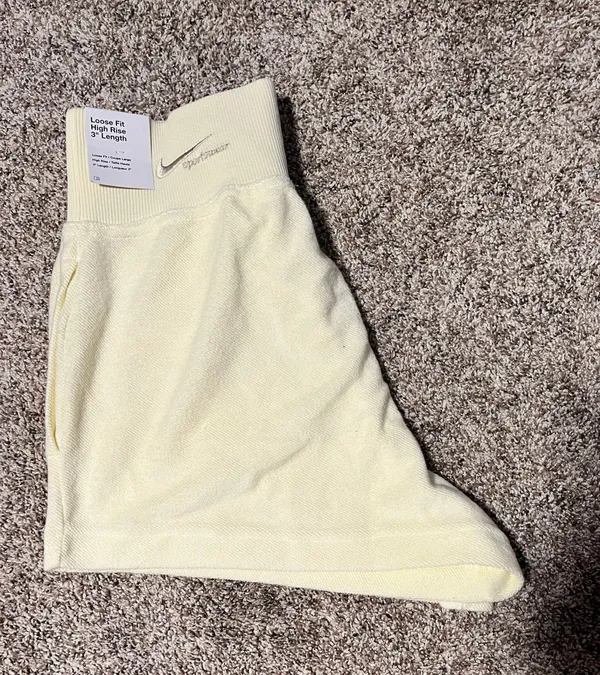 Nike Cream  Cloth Shorts - Image 4