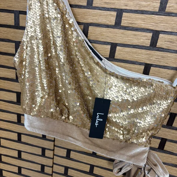 Lulus Spectacular Matte Gold Sequin One-Shoulder Side-Tie‎ Crop Top Size XS - Image 4