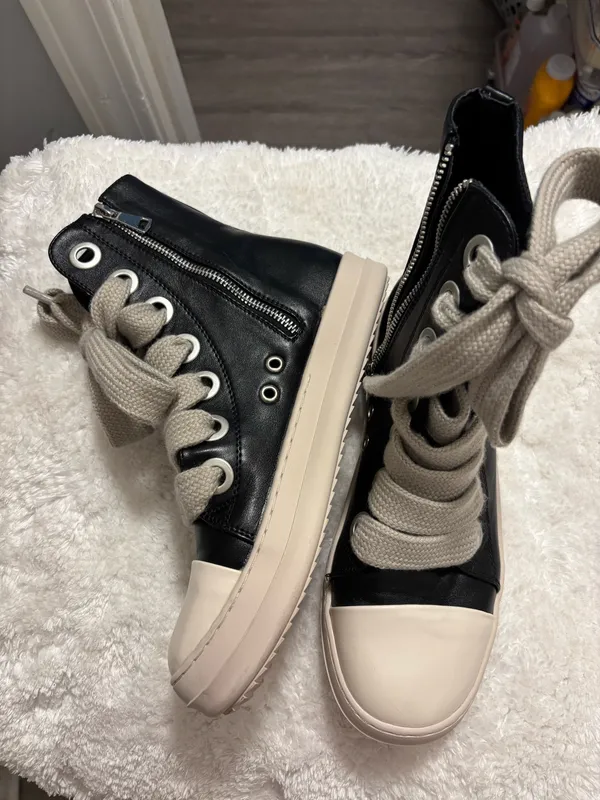 Black and white Rick Owen’s high top Size 9.5 - Image 5