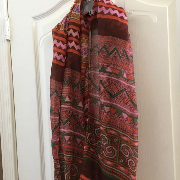 FINAL MARKDOWN Ladies infinity scarf - Image 2