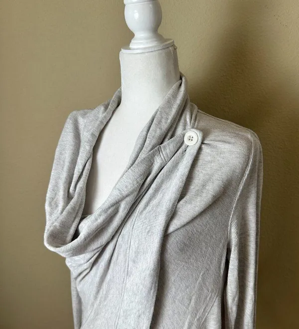 ALO YOGA Double Drape Front Long Sleeve Cardigan Top Size Medium - Image 3