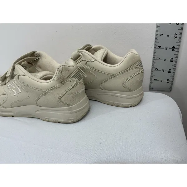 Womans New Balance Health Walk WW575vb Size 8.5 B Beige Sneakers - Image 4