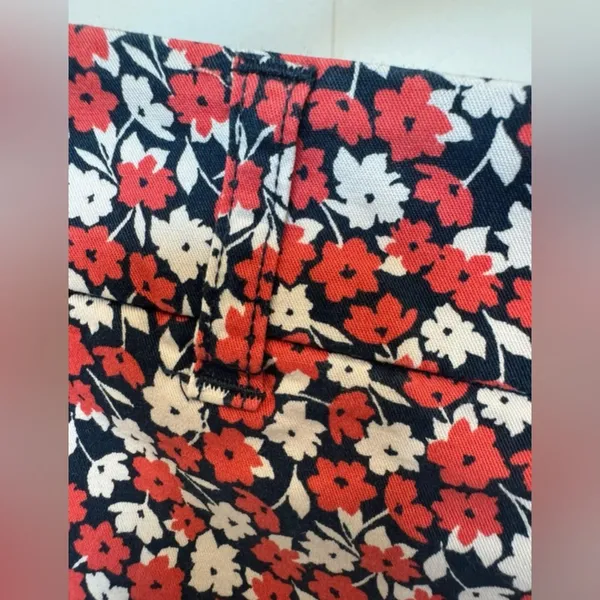 H&M L.O.G.G. Floral Print Shorts | Size 4‎ - Image 5