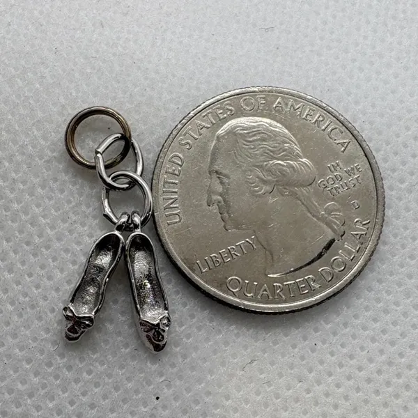 Sterling Silver Ballet Slippers Charm Vintage Pair of‎ Shoes Pendant 1.28g - Image 5