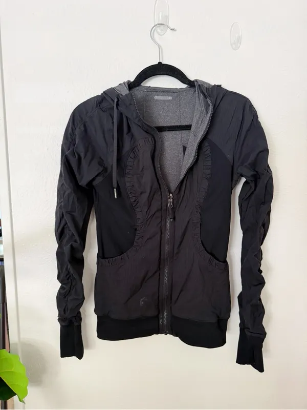 Lululemon Dance Studio Jacket Sz 6 - Image 2